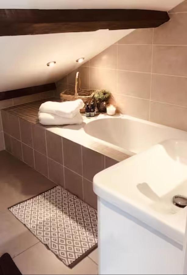 Pass The Keys Old Beams Luxury Style & Comfort In Town Centre Bakewell Bagian luar foto