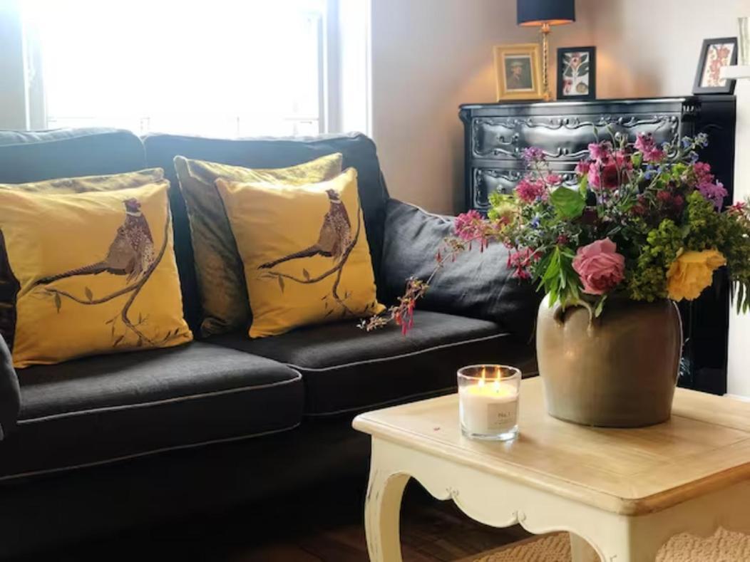 Pass The Keys Old Beams Luxury Style & Comfort In Town Centre Bakewell Bagian luar foto