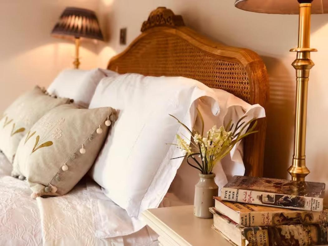 Pass The Keys Old Beams Luxury Style & Comfort In Town Centre Bakewell Bagian luar foto